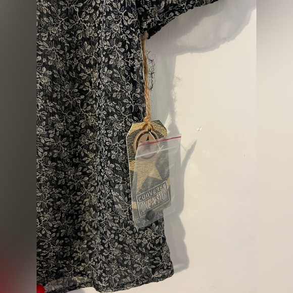 NWT Converse top size M (J137) - Picture 5 of 10